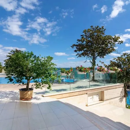 Apartment Private Beach 2br La Mer Flat With Free Parking *